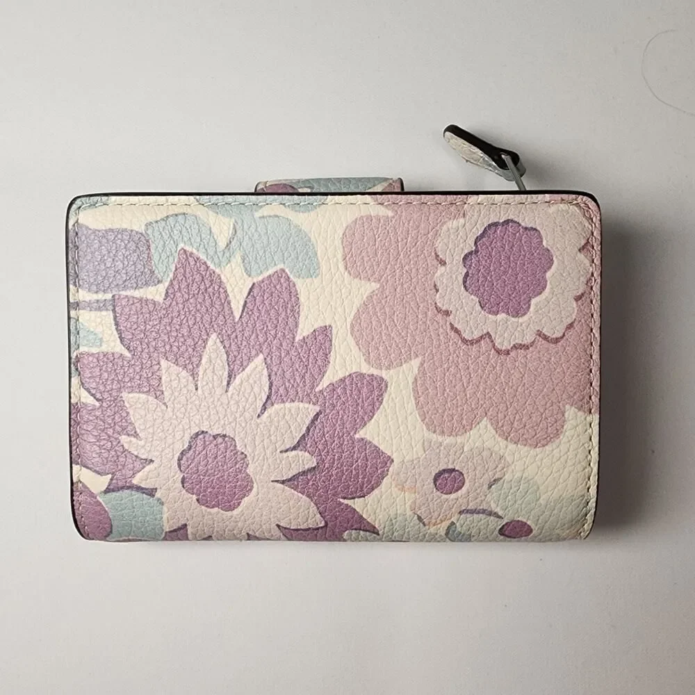 NWT COACH CBO31 Medium Corner Zip Wallet With Floral Print v3